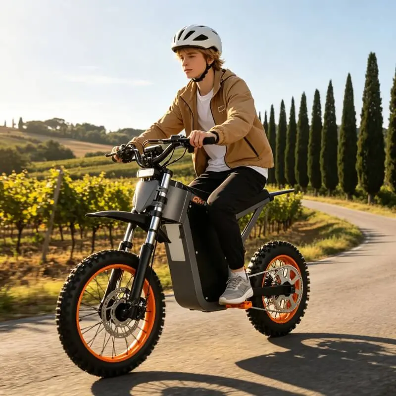 Niestandardowy motocykl elektryczny zbudowany wok&oacute;ł potrzeb rowerzyst&oacute;w i trend&oacute;w rynkowych
