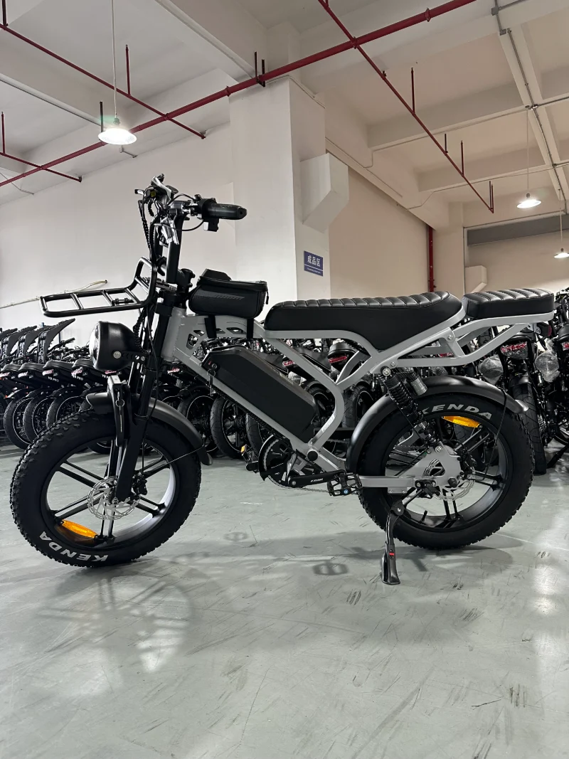 Rower elektryczny All Terrain z grubymi oponami